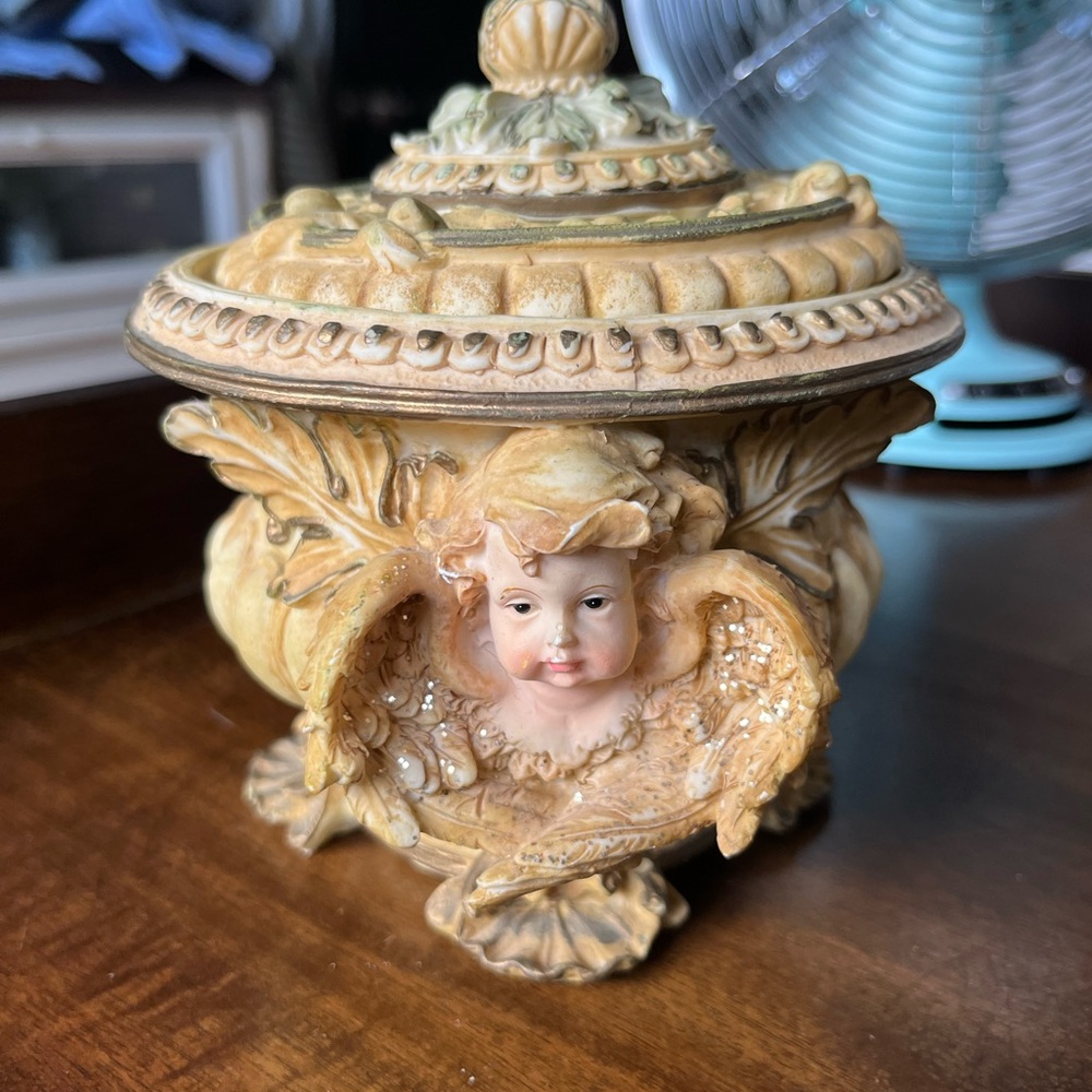 Turtle King Corp Angel / Cherub Bowl / Trinket W/ Lid - Gorgeous! Read descripti